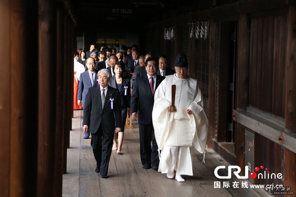 日本靖国神社秋季例行大祭 多名议员集体参拜