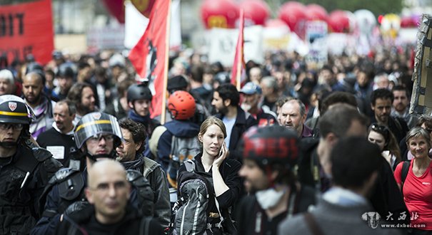 法国反对劳动法改革游行 引发暴力冲突