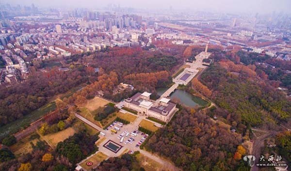 南京雨花台风景区色彩鲜明冬意正浓