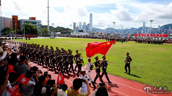 香江卫士军旗红——中国人民解放军进驻香港20周年纪实