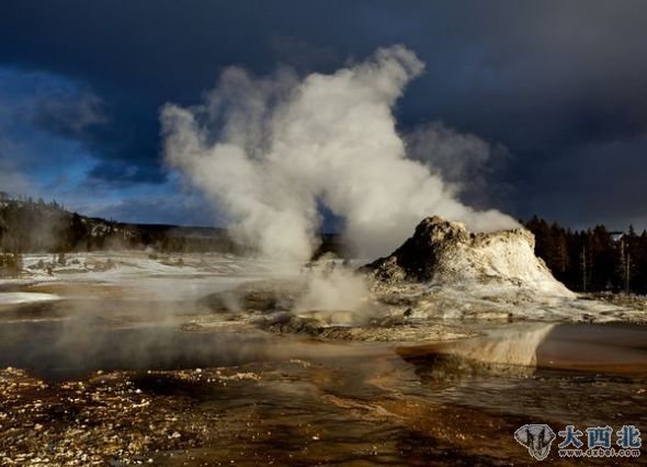 美国黄石公园超级火山隆起