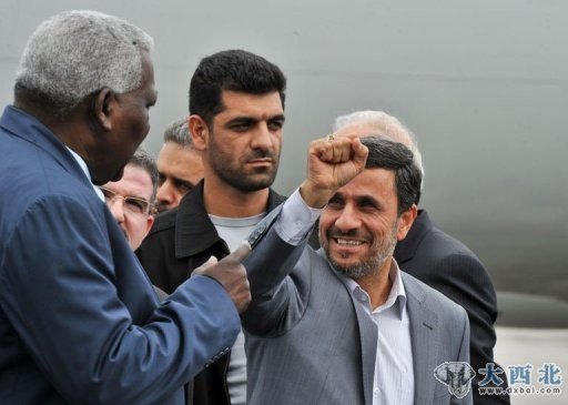 当地时间1月11日，伊朗总统艾哈迈迪-内贾德抵达古巴首都哈瓦那，古巴副总统拉索在机场迎接