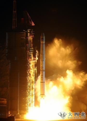 2011年12月2日，载有北斗导航卫星的长征三号甲运载火箭在我国西昌卫星发射中心点火升空。当日5时7分，我国在西昌卫星发射中心用长征三号甲运载火箭，成功将第十颗北斗导航卫星送入太空预定转移轨道。