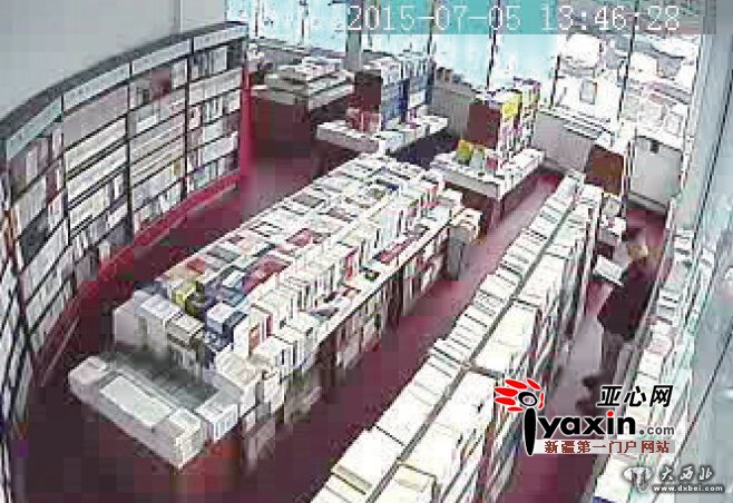 “爱书贼”两年摸走2200多本书 家中地下室成了图书馆六七成是军事历史书