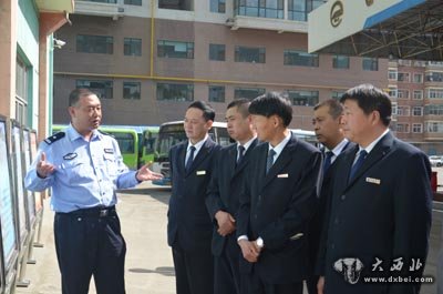 东岗交警组织专业司机培训安全知识