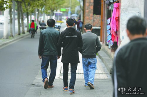 男子与父亲赌气流浪5年称混得不好不好意思回去