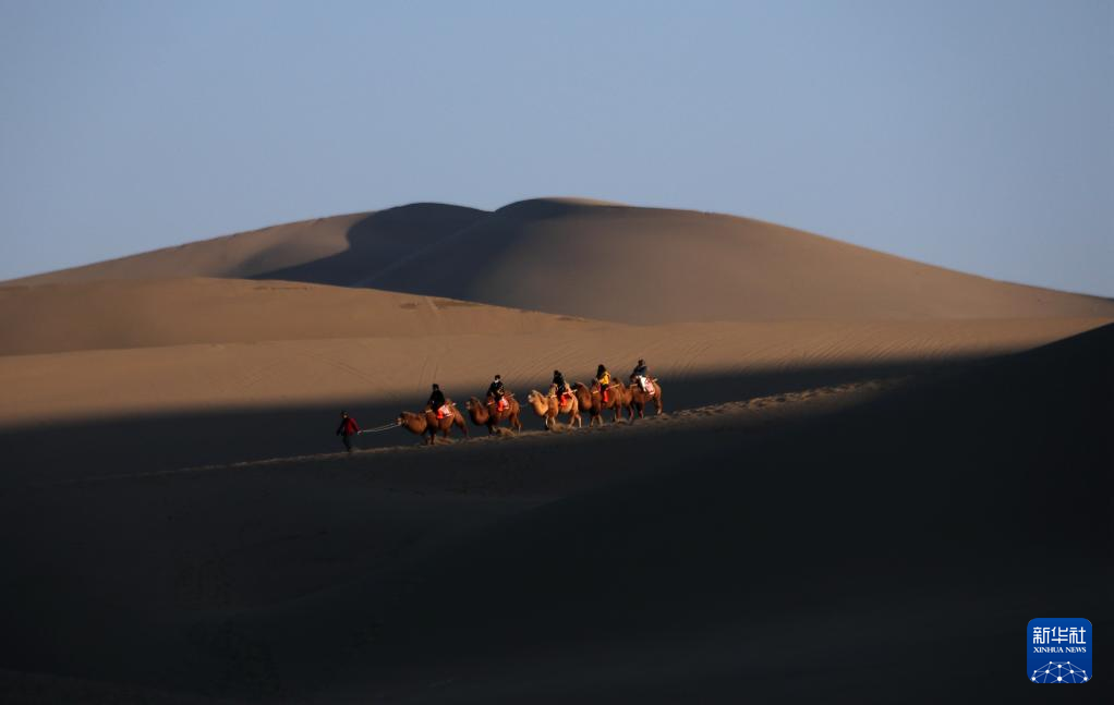 甘肃敦煌：多举措催热冬季旅游